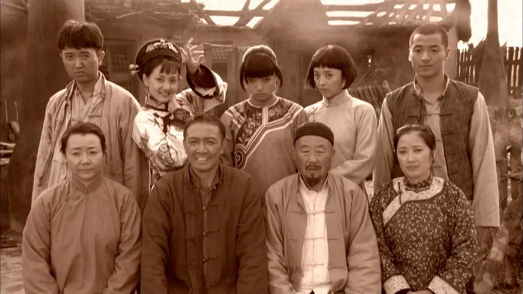 今晚首播!CCTV8又一年代大剧开播!接档《利剑玫瑰》,收视要爆