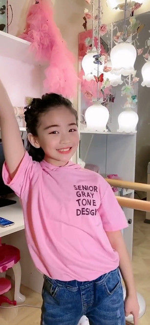 小美女跳舞系列9592