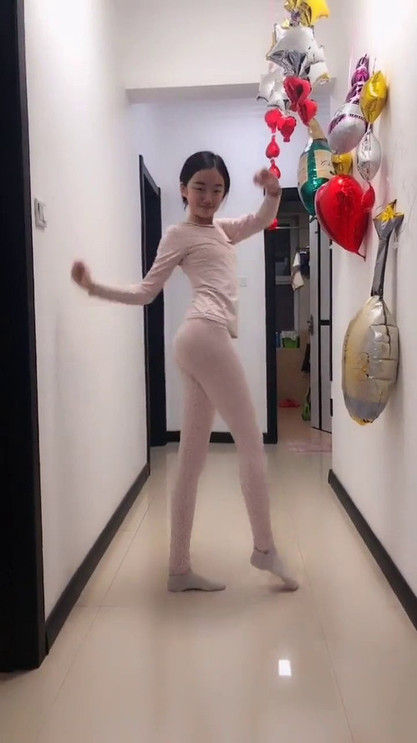 小美女跳舞系列5983