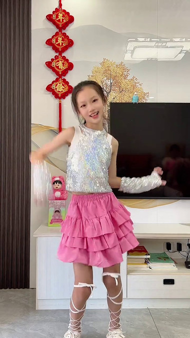 七仔摇～卡上点了吗 #卡点舞 #七仔摇 #爱跳舞的小姑娘 #甜妹