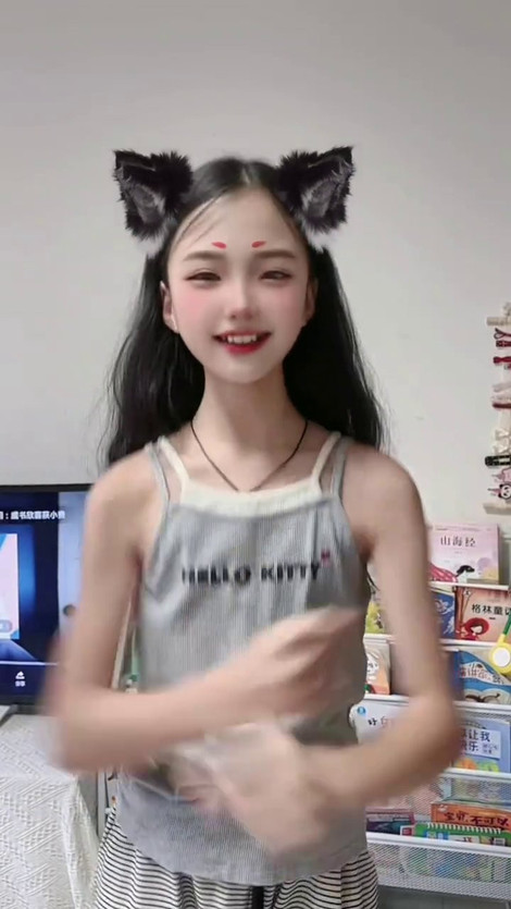 猫系甜妹来啦！ #归蜜摇 #子夜归 #被子夜归剧情反复硬控#甜系女孩